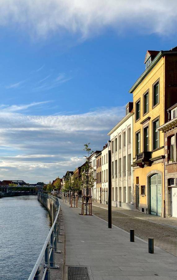 Appartement entier, Appartement et parking privatif le long de l Escaut in Tournai, Hainaut
