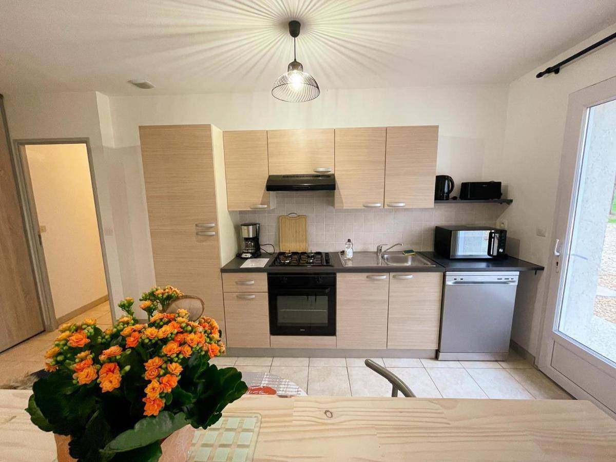 Gîte de plain-pied en Touraine avec grand jardin et parking - Fr-1-381-613 in Courcelles-de-Touraine, Région de Tours