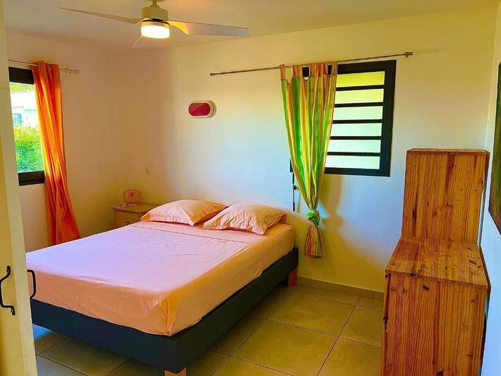 Gîte pour 4 personnes, avec jacuzzi ainsi que terrasse et piscine à Manapy les Bains - 3