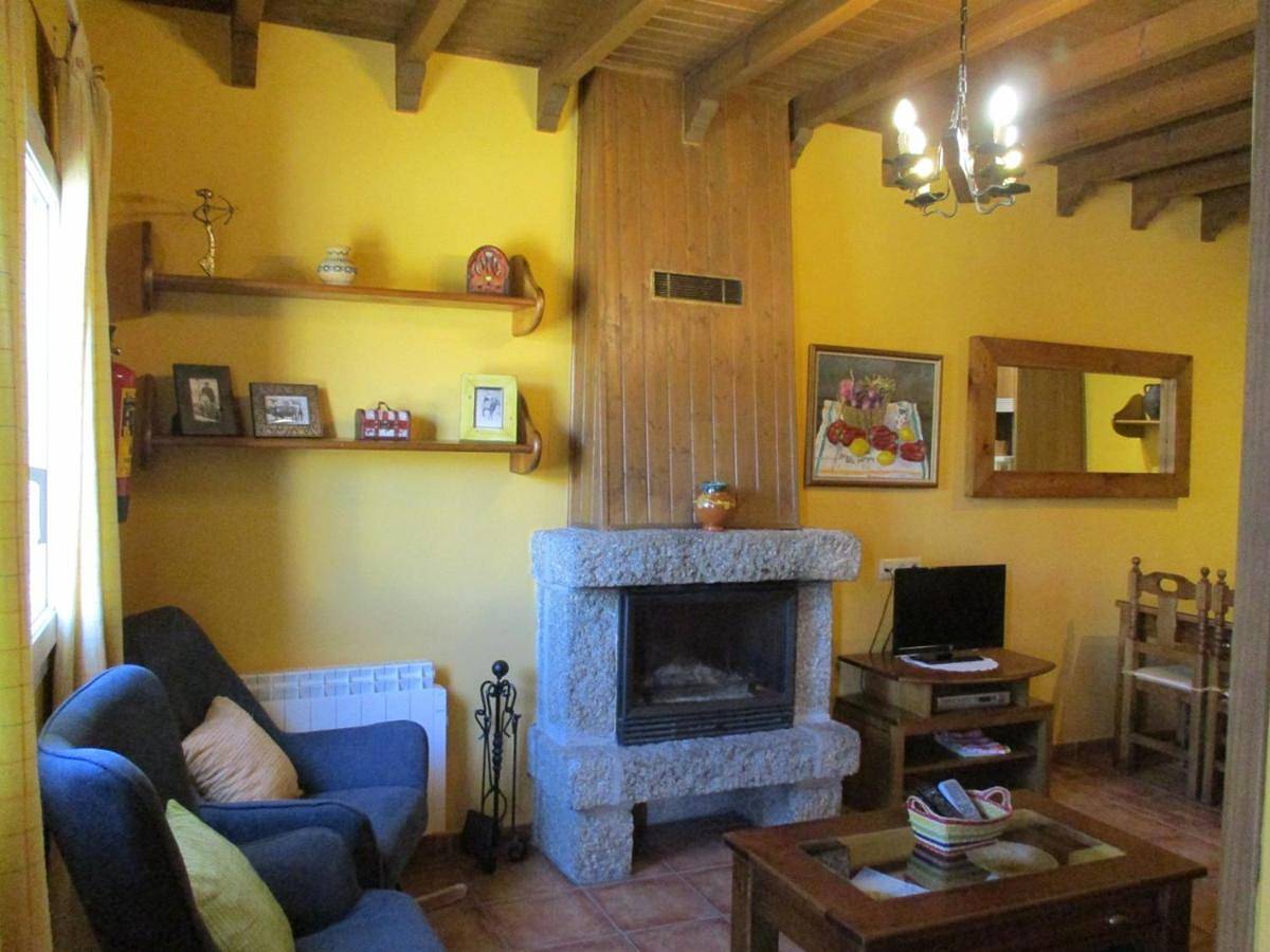 Two-Bedroom House in Solosancho, Provincia de Ávila