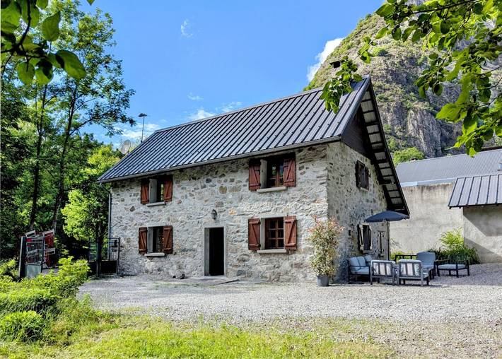Gîte pour 10 personnes, avec terrasse ainsi que jacuzzi et jardin, animaux acceptés dans Les Deux Alpes - 3