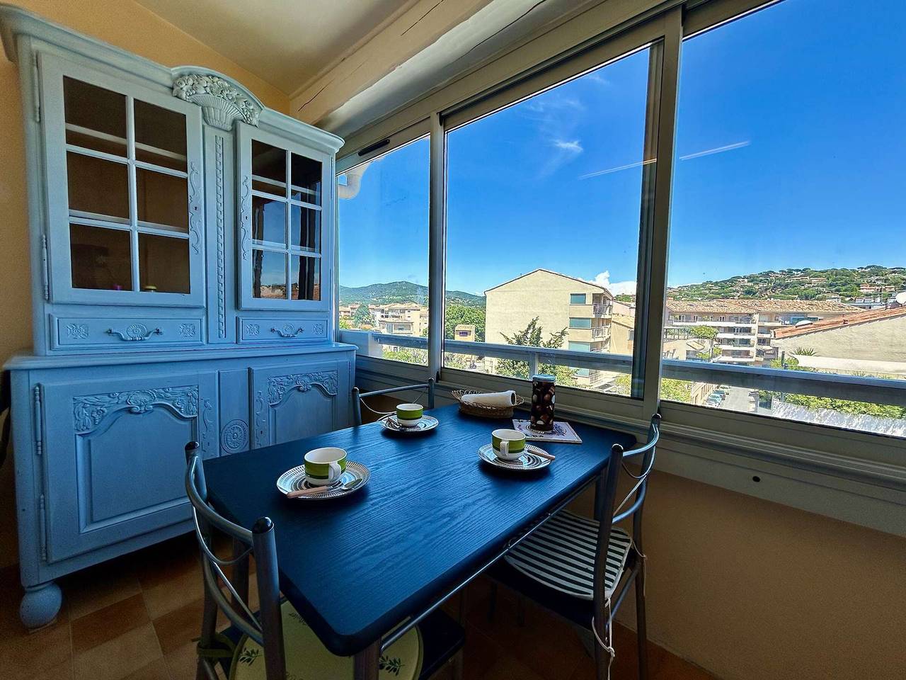 Ganze Wohnung, Sainte-Maxime: Studio mit Mezzanin für 4, 50m vom Strand in Sainte-Maxime, Draguignan Region