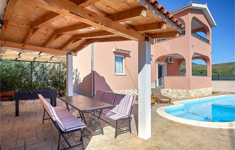 Location de vacances pour 8 personnes, avec terrasse à Trogir - 4