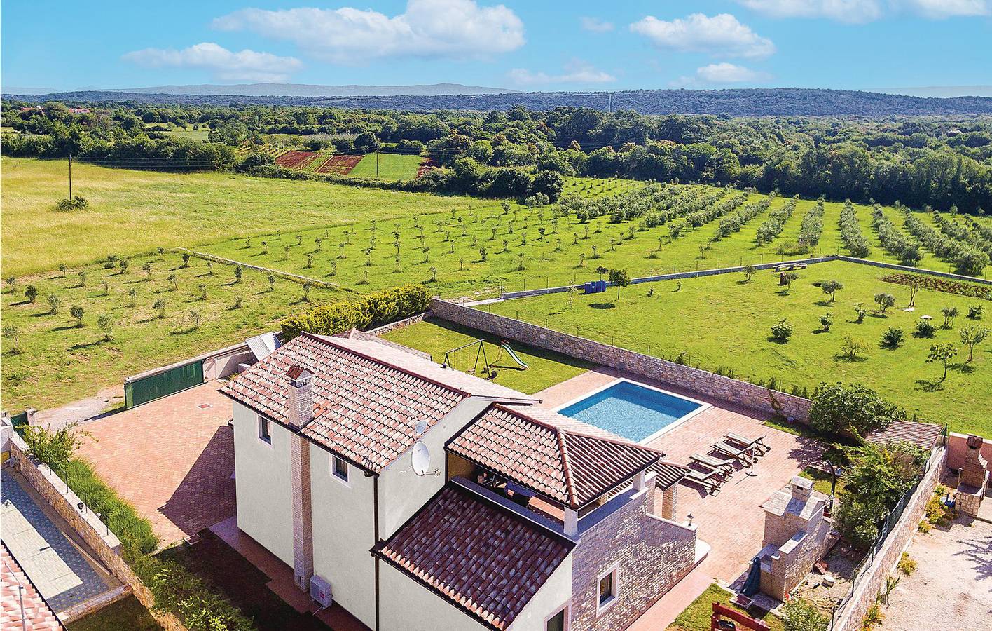 Gemütliche Ferienwohnung mit Pool, in Strandnähe und in der Nähe des Flughafens Pula in Valtura, Südküste Istrien