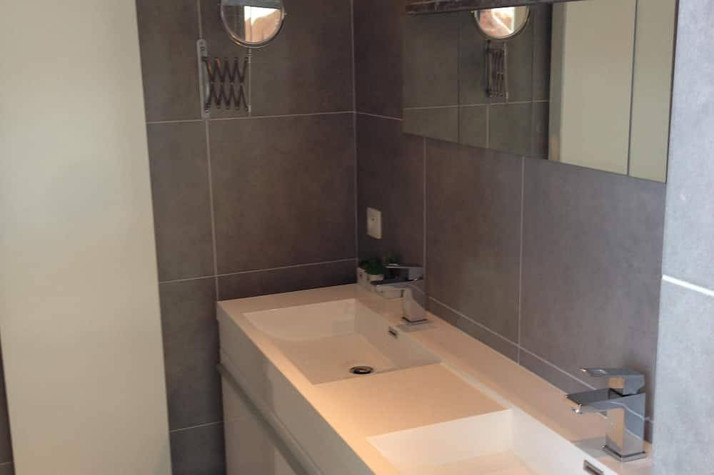 Entire apartment, Splendid Penthouse Knokke center for 4 people with 2 large terraces in Knokke, Knokke-Heist