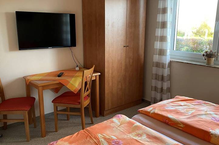 Ferienwohnung für 5 Personen, mit Terrasse und Garten in Lüssow - 4