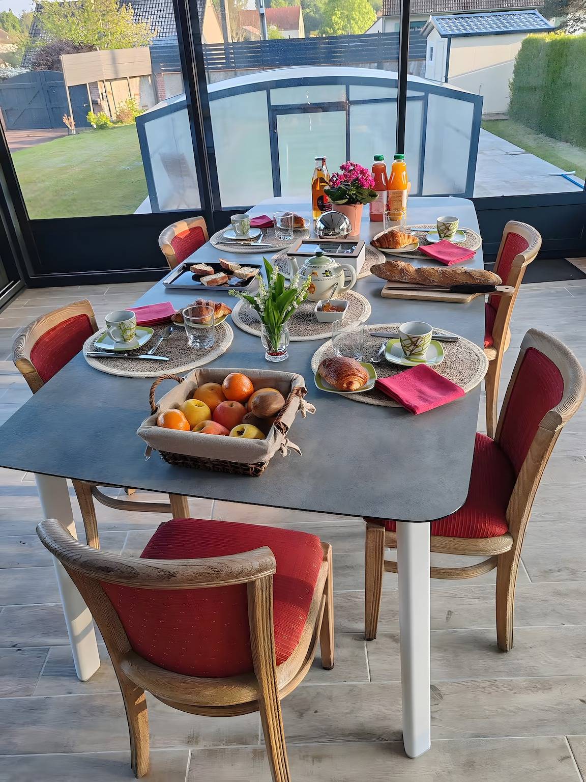 Le Clos 'Majanpie' avec piscine privée, Wi-Fi et climatisation in Meusnes, Région de Romorantin-Lanthenay