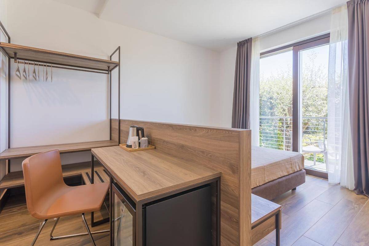 Insula Felix - Habitación Deluxe con 1 cama doble o 2 individuales in Moniga del Garda, Montañas Garda