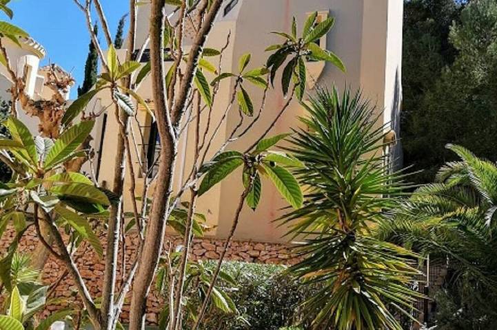 Holiday home for 4 people, with garden and balcony as well as pool - 1