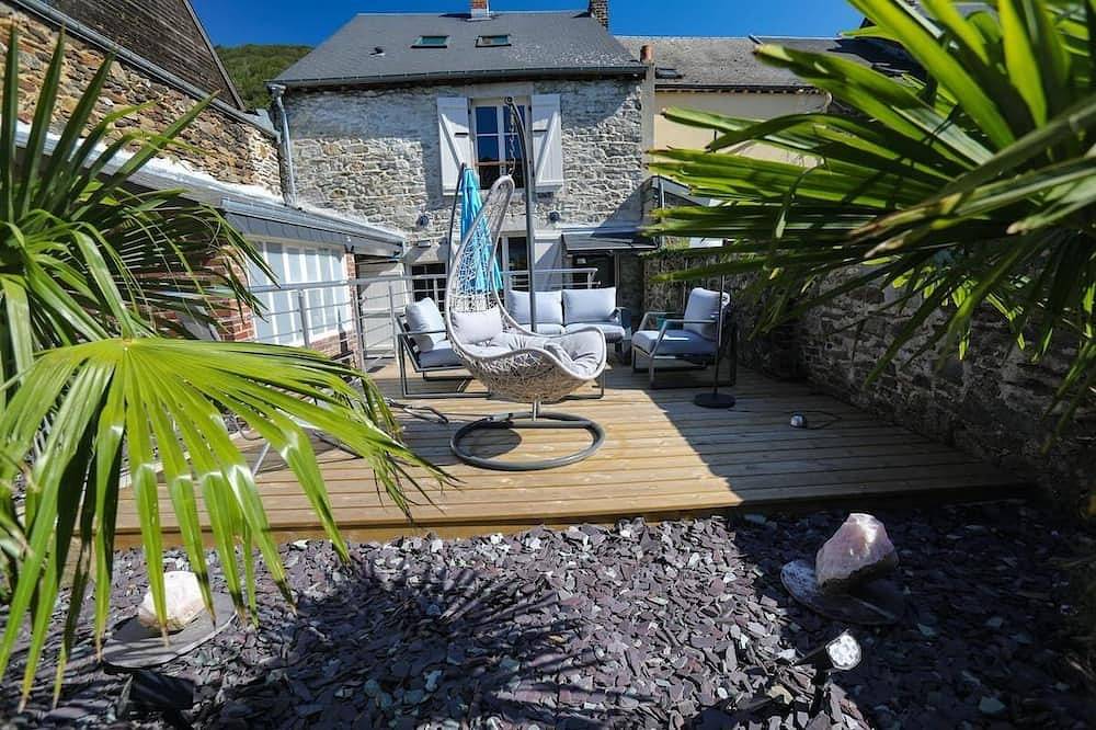 Comfortable guest house just a stone's throw from the Meuse river and the \"voie verte\". in Revin, Regionaler Naturpark Ardennen