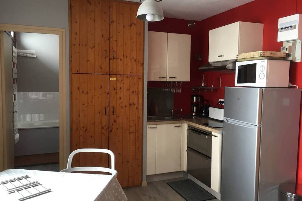 Appartement entier, Studio pour 4 personnes avec ascenseur, parking gratuit et accès direct aux pistes in La Pierre Saint-Martin, Arette