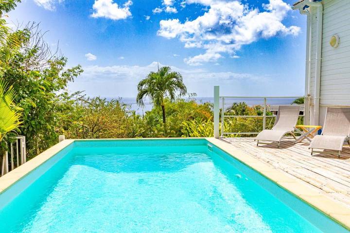 Location de vacances pour 6 personnes, avec piscine ainsi que jardin et vue dans Plage Leroux - 3