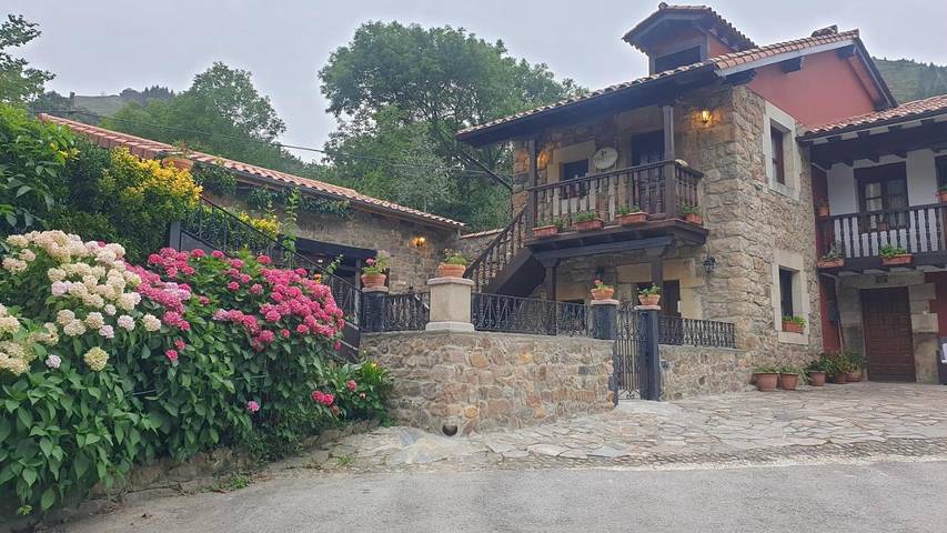 Casa rural para 5 personas, con jardín y vistas en Renedo de Cabuérniga