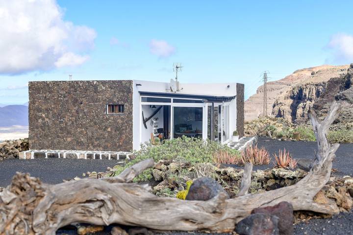 Ferienhaus "Casa Vereda del Risco" mit Meerblick, Bergblick & Garten in Haría, Parque Natural Archipiélago Chinijo