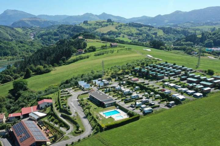 Acogedor bungalow con terraza en Zumaia para 3 personas in Zumaya, Ruta del flysch