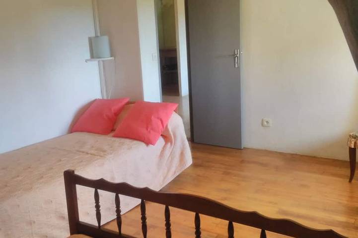 Gîte pour 5 personnes, avec jardin, animaux acceptés à Beynac-et-Cazenac - 2