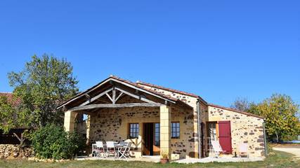 Gîte pour 6 personnes, avec terrasse ainsi que piscine et jardin à Montferrand-du-Périgord