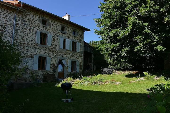 Location de vacances pour 4 personnes, avec jardin à Saint-Sauveur-la-Sagne