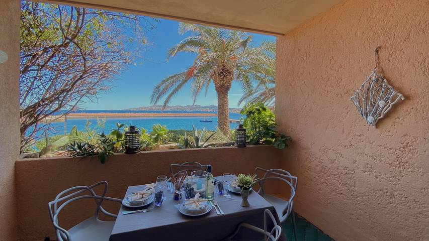 Ferienwohnung für 4 Personen, mit Balkon und Terrasse sowie Ausblick auf La Maddalena