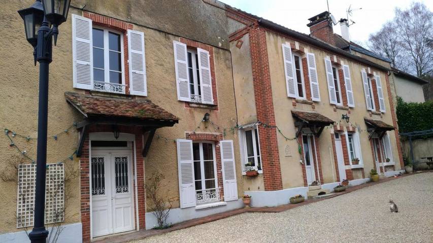 Gîte pour 3 personnes, avec Terrasse et Jardin ainsi que Piscine et Sauna dans Lalande