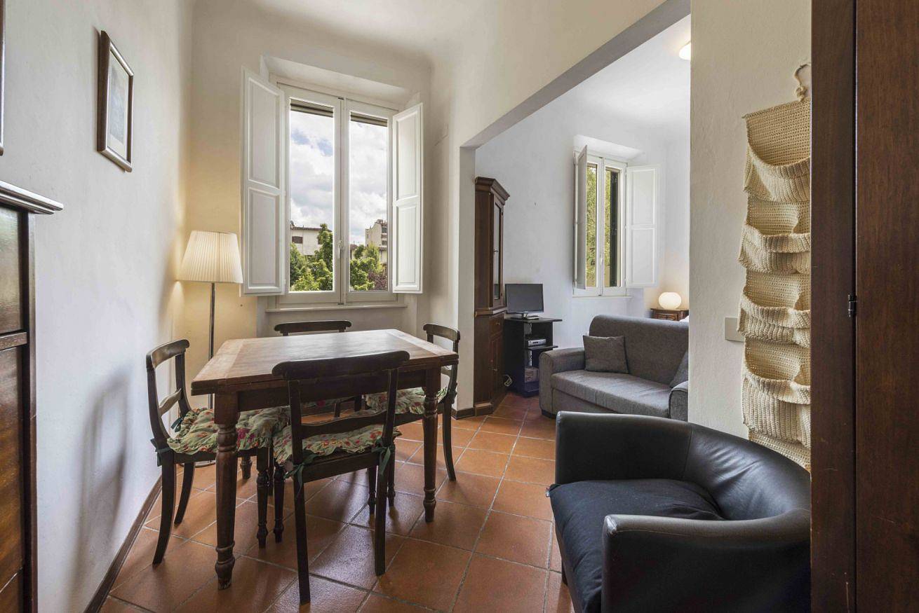 Entire apartment, Classic Florence Studio by Mmega in Florence city center, Florence