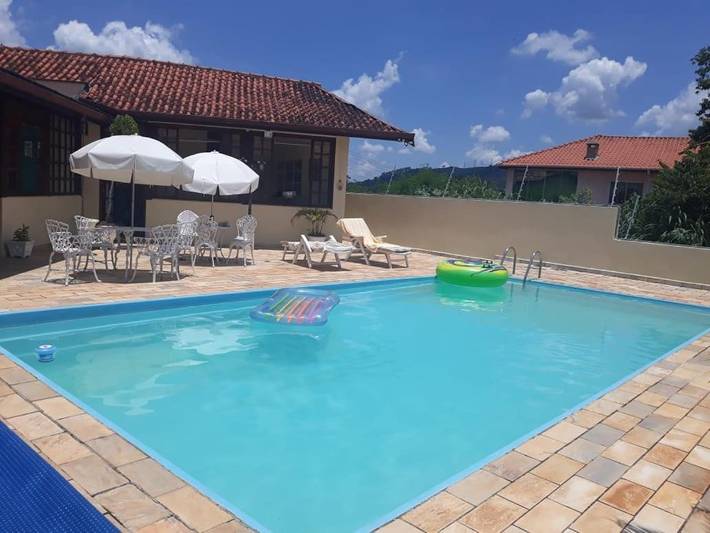 Casas e apartamentos de temporada para 10 pessoas, com jardim e vista para o lago e ainda piscina and vista em Lindoia