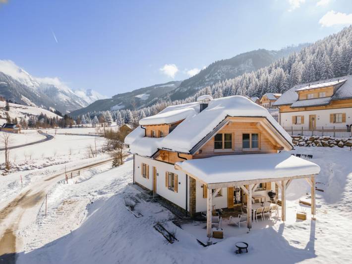 Chalet mit überdachter Terrasse und Sauna in Rottenmanner und Wölzer Tauern, Irdning-Donnersbachtal