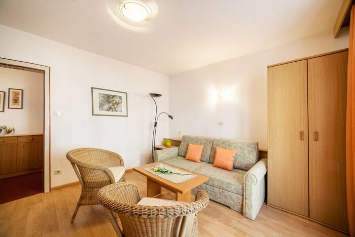 Ganze Wohnung, Ferienwohnung 'Residenz Pichler 1' mit Bergblick, Balkonen & Wlan in Stubaier Alpen, St. Leonhard in Passeier