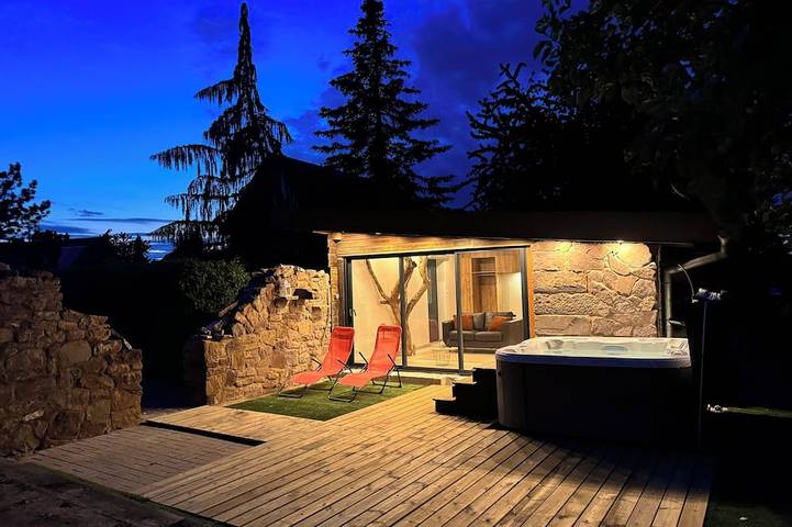 Location de vacances pour 14 personnes, avec Balcon et Jacuzzi ainsi que Jardin et Sauna à Furdenheim