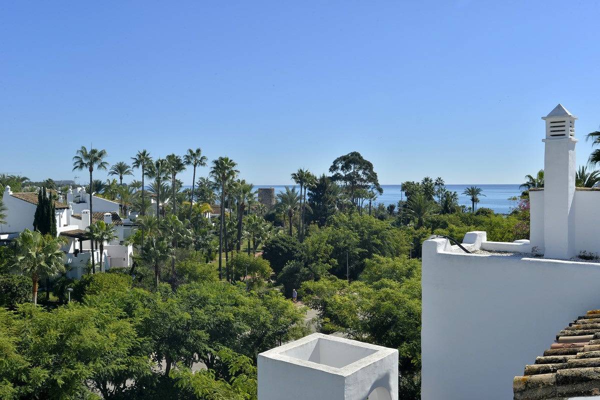 Entire apartment, Holiday apartment for 6 people with terrace in Saladillo Benamara, Estepona