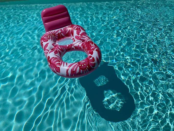 Location de vacances pour 2 personnes, avec Terrasse et Jardin ainsi que Piscine et Vue sur le lac à Lauzun - 4