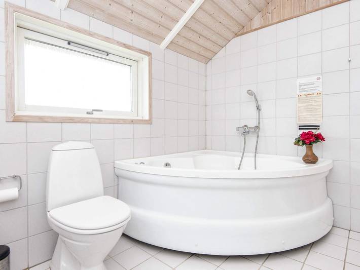 Ferienhaus für 8 Personen, mit Terrasse und Sauna sowie Whirlpool in Pøt Strandby - 4