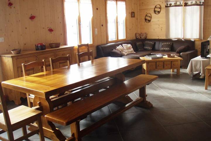 Gîte pour 10 personnes, avec Balcon/Terrasse ainsi que Terrasse et Sauna à Chapelle-des-Bois