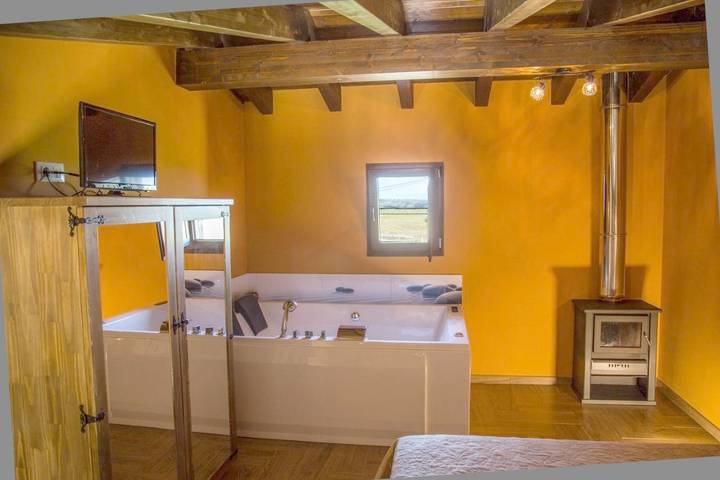 Maison d’hôte pour 2 personnes, avec piscine ainsi que vue et jardin dans Isla - 3