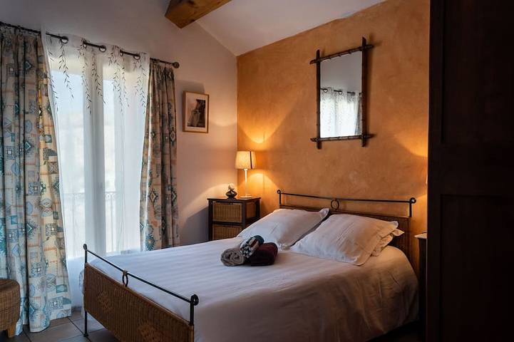 Gîte pour 4 personnes, avec terrasse ainsi que jardin et jacuzzi à Montfaucon (France) - 2