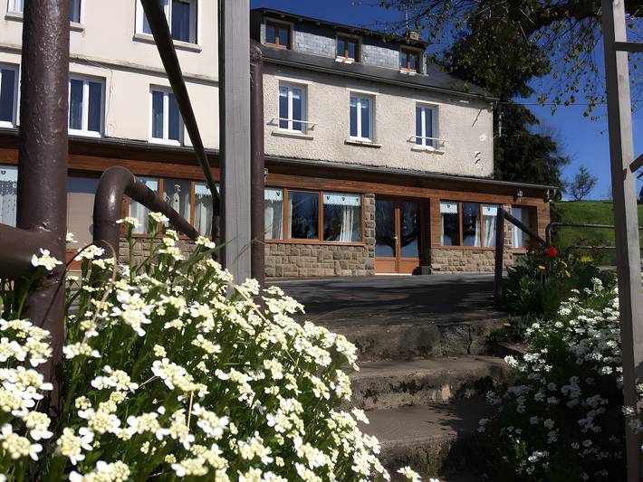 Spacious Mountain Lodge for 15 – “Le Relais des Montagnes”