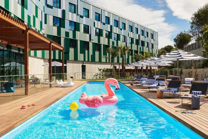 Hôtel pour 2 personnes, avec Terrasse et Jardin ainsi que Piscine et Vue
