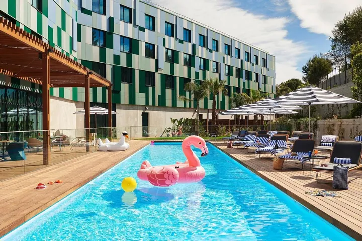 Hotel para 2 personas, con jardín además de piscina y vistas - 1
