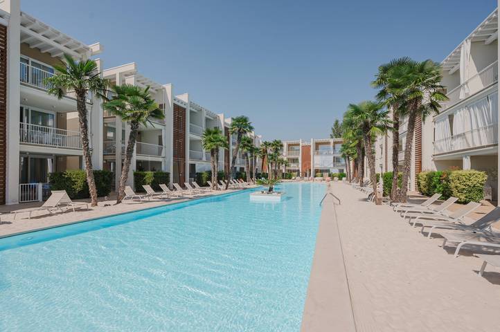 Ferienwohnung für 6 Personen, mit Balkon und Terrasse sowie Pool in Jesolo