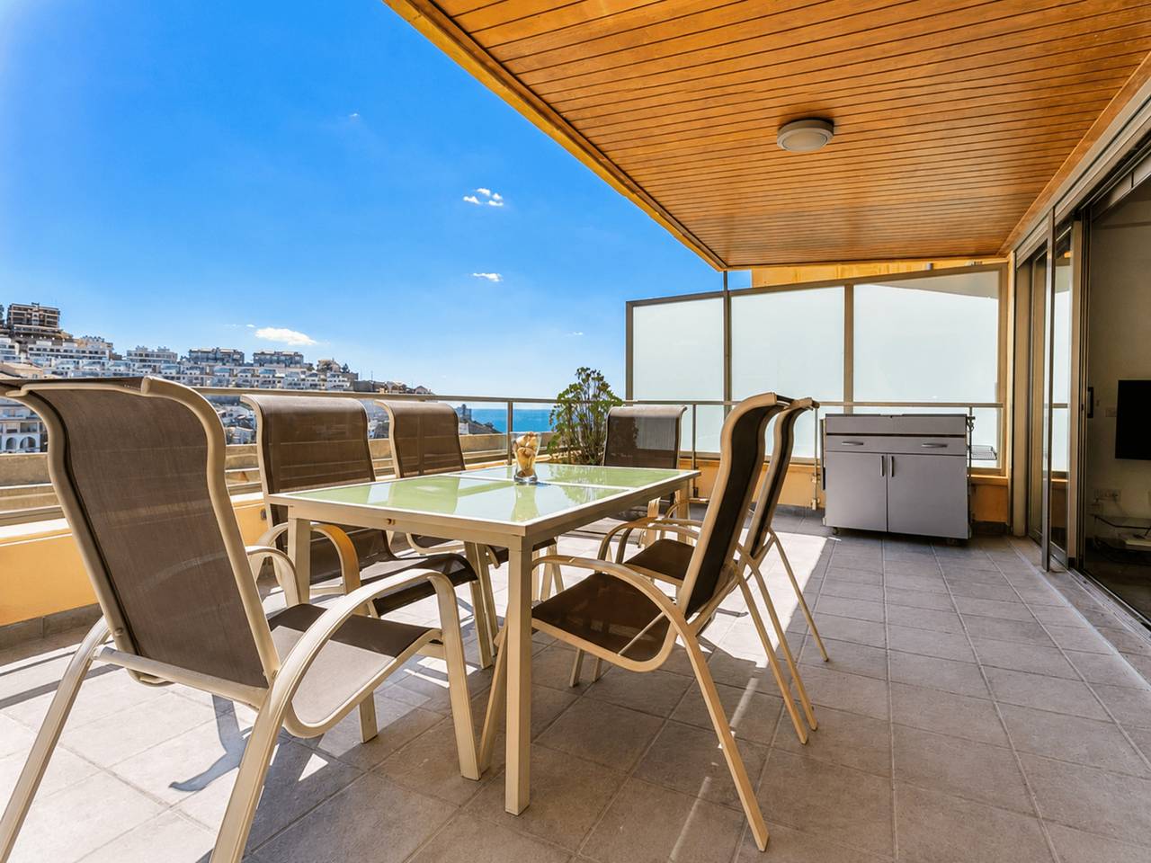 Appartement entier, Appartement de vacances pour 4 personnes avec vue sur l’océan in Platja de Cap Blanc (Cullera), Cullera