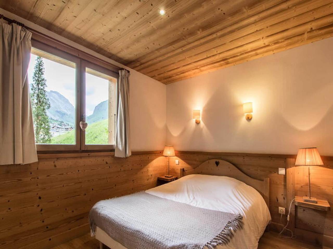 Entire apartment, Apartment in Le Chinaillon by Ski Slopes in Le Grand-Bornand, Annecy region
