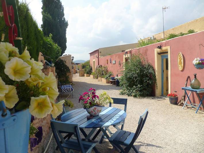 Casa rural para 17 personas, con Balcón/Terraza además de Jardín y Vistas en Petrel (Alicante) - 3