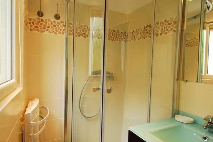 Location de vacances pour 4 personnes, avec balcon dans Office De Tourisme De Trouville Sur Mer - 4