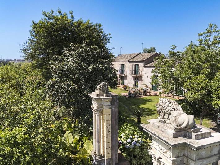Villa per 11 persone, con giardino e terrazza nonché piscina in Giarre