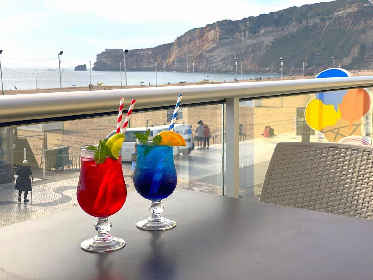 Na Crista da Onda in Praia da Nazaré, Nazaré