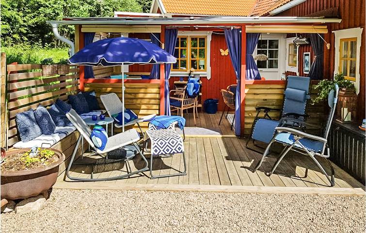 Hus för 6 Personer med pool in Erska distrikt, Alingsås region