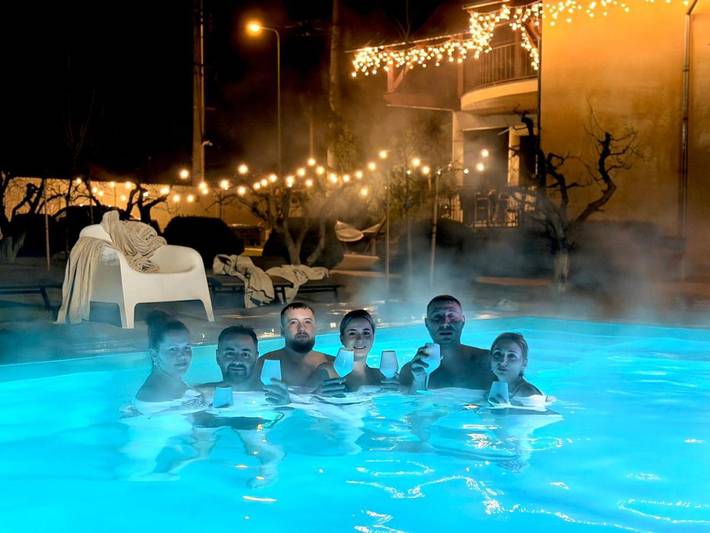 Maison d’hôte pour 10 personnes, avec piscine ainsi que jardin et jacuzzi à Brașov - 3