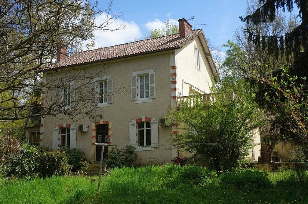 Chambre d'hôtes Jean-Pierre et Christine Besselievre - Chambre in Montpon-Ménestérol, Périgord Blanc