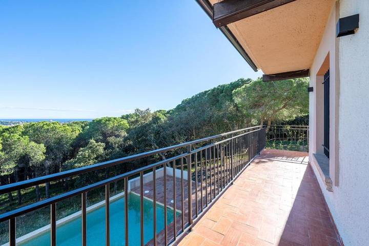 Casa rural para 12 personas, con Balcón y Terraza además de Jardín y Piscina en Sant Feliu de Guíxols - 4