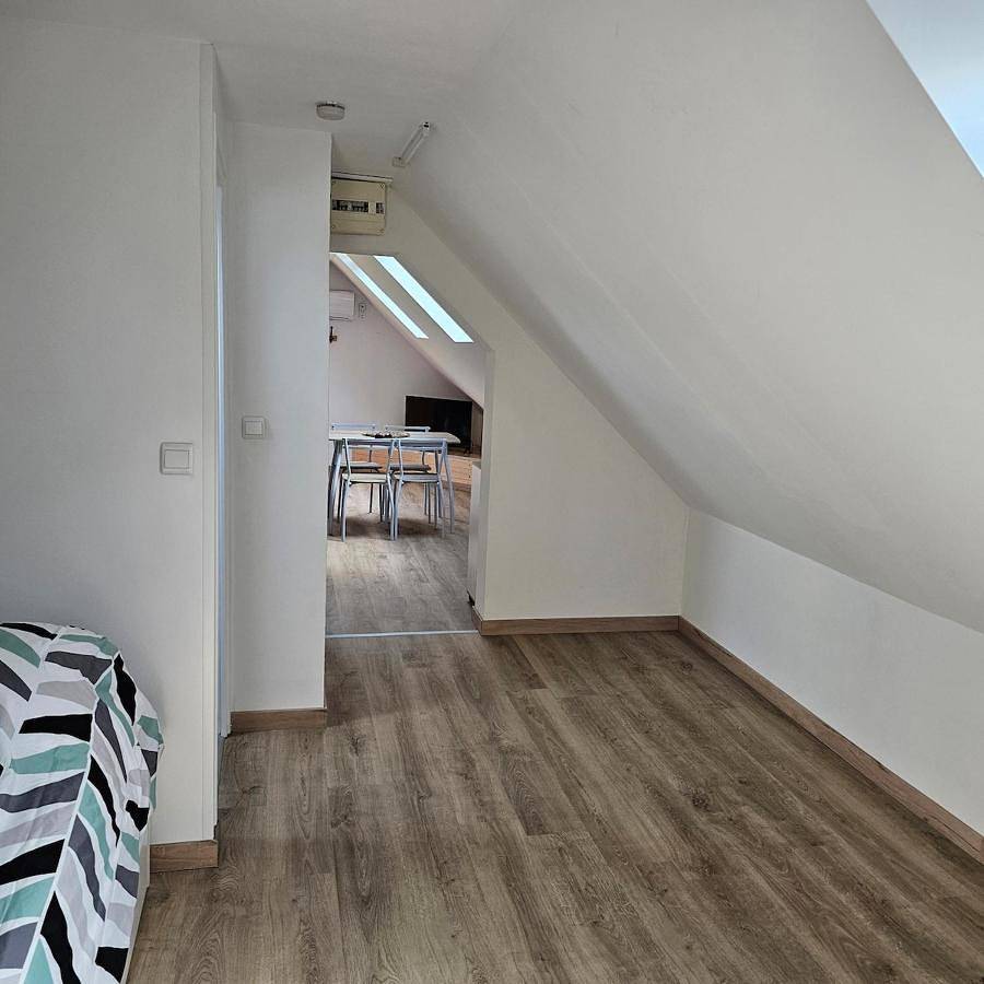 Appartement entier, One-Bedroom Apartment in Bourg-et-Comin, Aisne